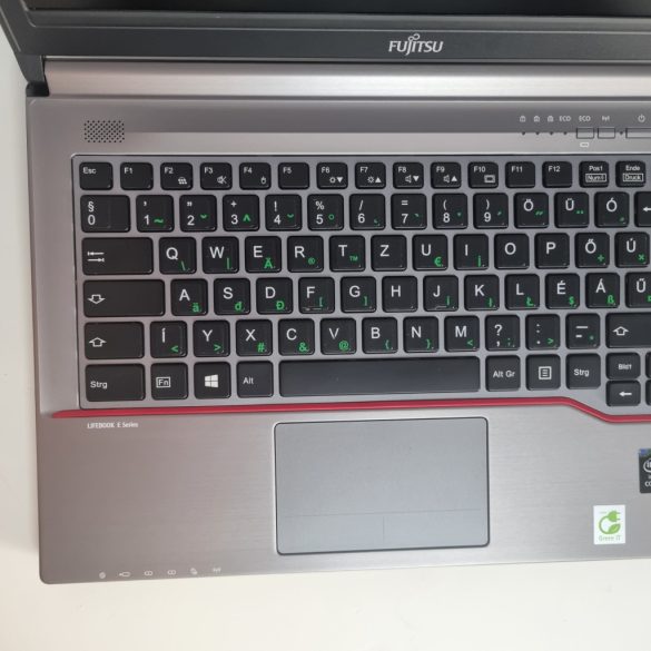 Fujitsu LIFEBOOK E744 14,1" (i5-4310M, 8GB RAM, 256GB SSD, IntelHD, Win11)