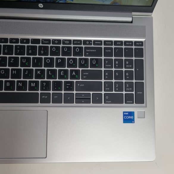 HP ProBook 450 G8 15,6" (I5-1135G7, 8GB RAM, 256GB SSD,  IrisXe, Win11)