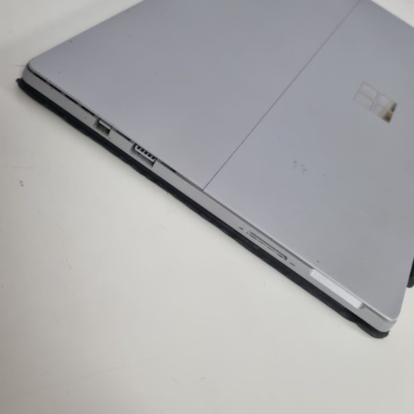 Microsoft Surface Pro (5th Gen) 12,3" (i7-7660U, 16GB RAM, 512GB SSD, Win11)