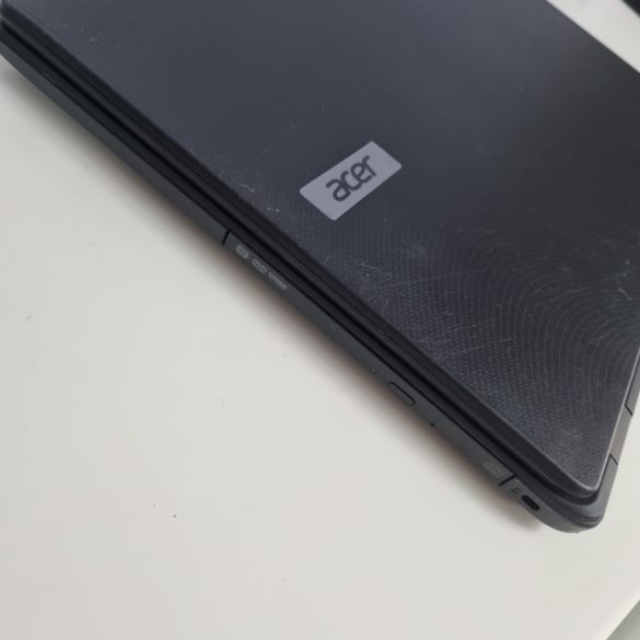 Acer Aspire ES1-711 17,3"  (N2840, 8GB RAM, 128GB SSD, Win10)