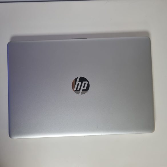 HP Laptop 15s 15,6" (I5-1035G4, 8GB RAM, 256GB SSD, Win11)