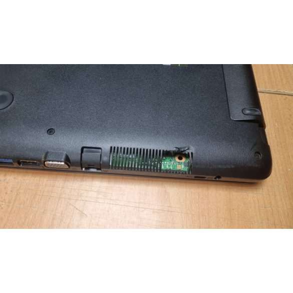 Asus X541U 15,6" (i5-7200U, 4GB RAM, 256GB SSD, IntelHD, Win11)