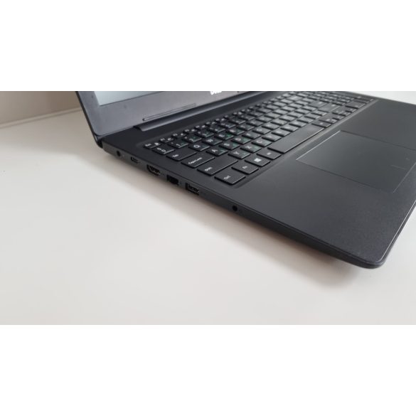 Dell Latitude 3590 15,6" (i3-8130U, 8GB RAM, 128GB SSD, IntelUHD, Win11)