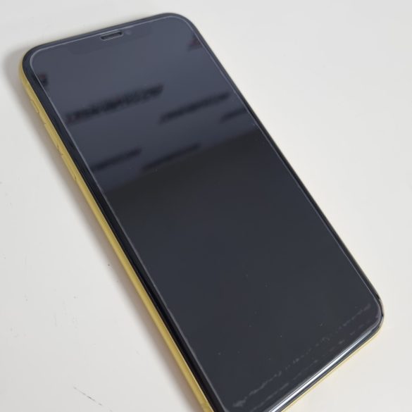 Apple iPhone 11 64GB Sárga üvegfóliázva!