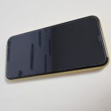 Apple iPhone 11 64GB Sárga üvegfóliázva!