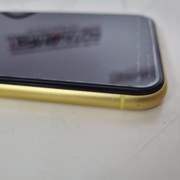 Apple iPhone 11 64GB Sárga üvegfóliázva!