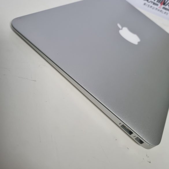Apple MacBook Air 6.1 | 11" | i5 | 4GB | 128GB SSD – szép állapot