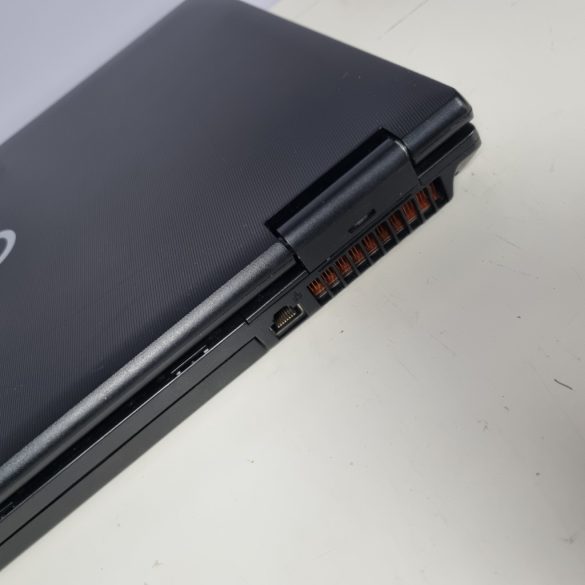 Fujitsu LifeBook E752 15,6" (i5-3320M, 8GB RAM, 120GB SSD, IntelHD, Win10)