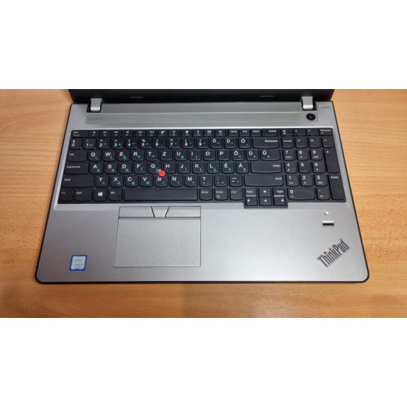 Lenovo ThinkPad E570 15,6" (i5-7200U, 4GB RAM, 256GB SSD, Win11)