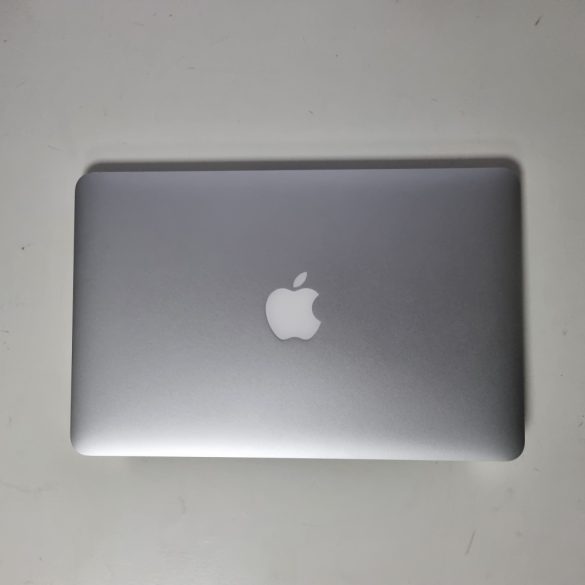 Apple MacBook Air  7.1 | 11" | i5 | 4GB | 128GB SSD – szép állapot