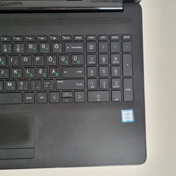 HP Laptop 15-da0636 15,6" (i3-7020U, 8GB RAM, 128GB SSD + 1000Gb HDD, IntelHD, Win11)